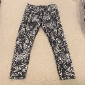 Zyia light n tight “snakeskin” leggings 7/8